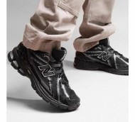 뉴발란스 1906R 트리플 블랙 M1906RCH