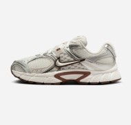 나이키 여성 V5 RNR 메탈릭 실버 브라운 러닝화 HQ7901-102